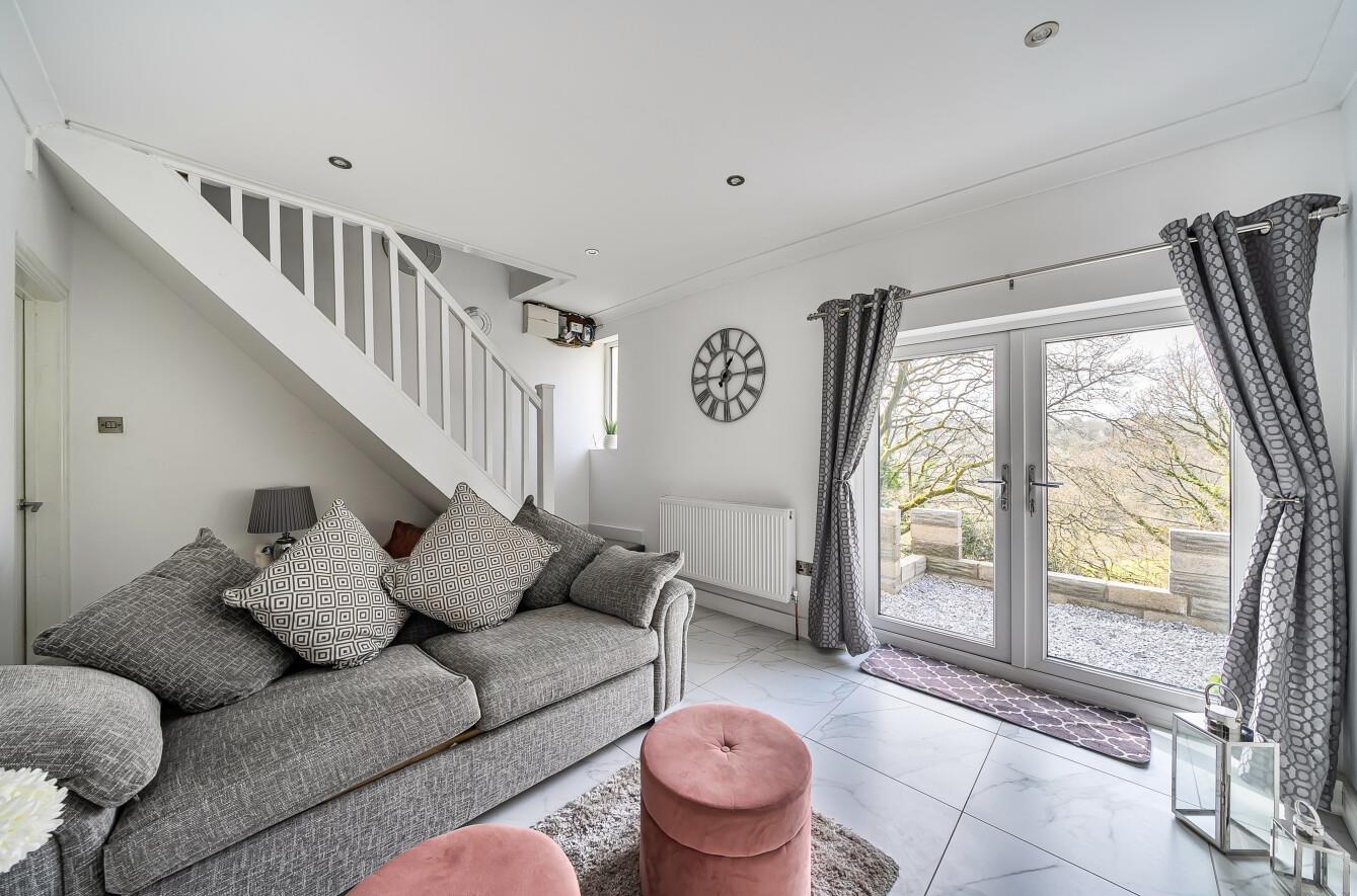 Brynaeron, Dunvant, Swansea, SA2 7UX